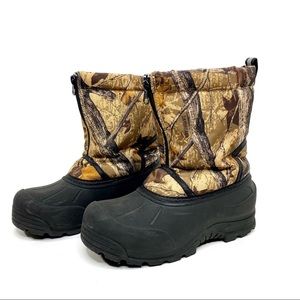 3M Thinsulate Youth Size 4 Boy’s Snow Boots